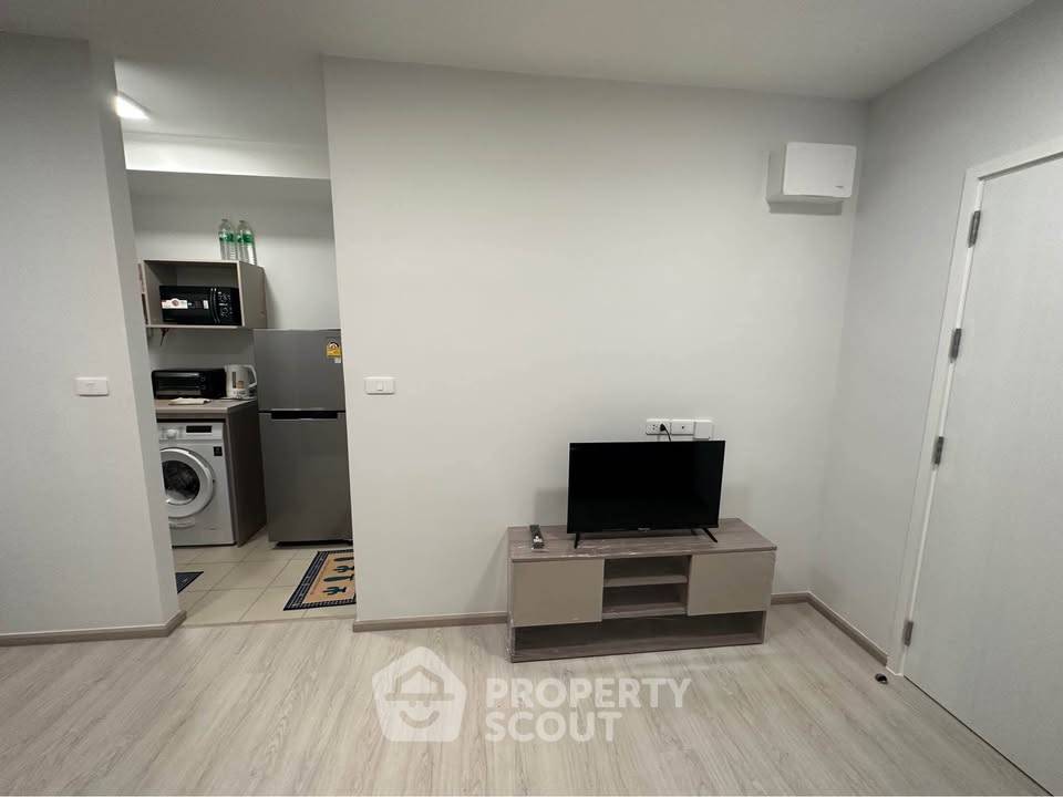 picture Studio Condo at Plum Condo Sukhumvit 62 near BTS Bang Chak (ID 2280478) - 8/10