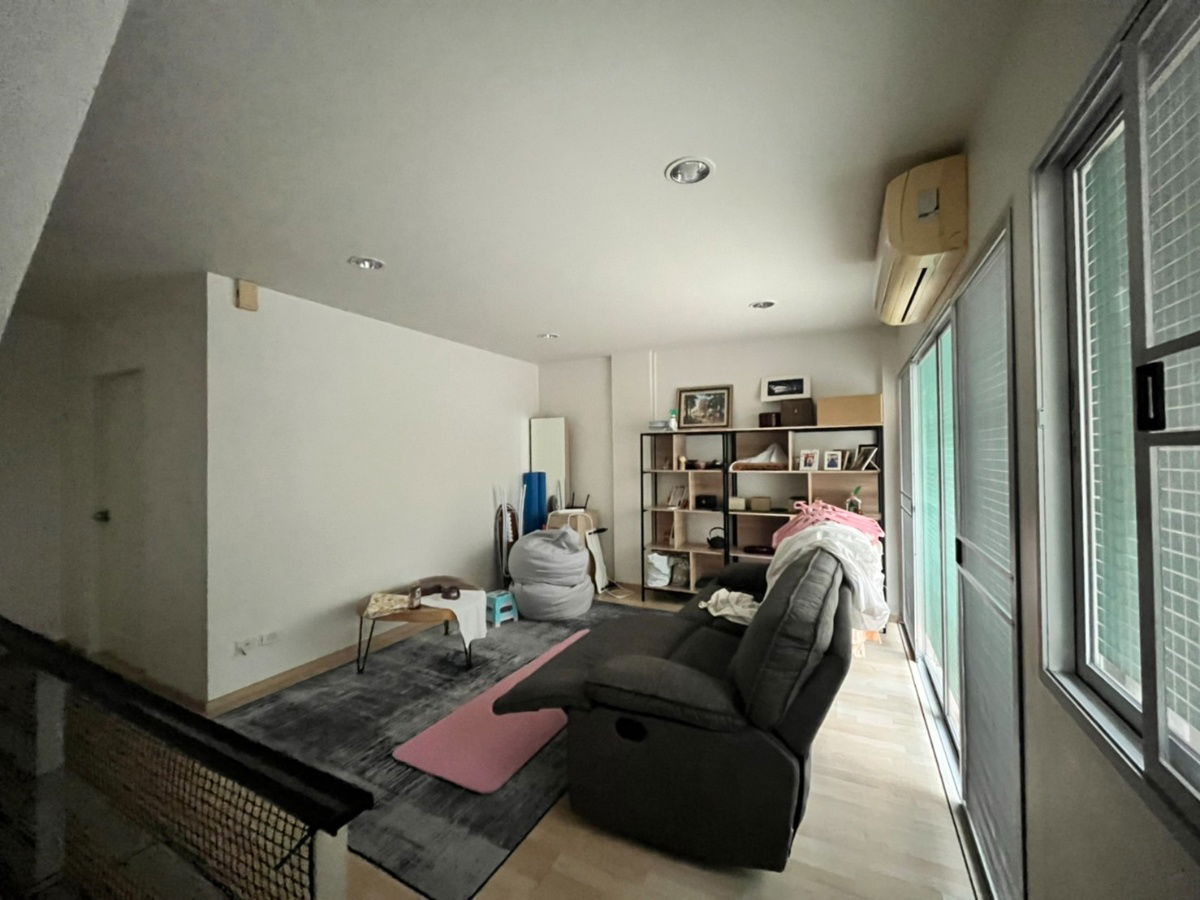 picture For rent: Noble Cube Phatthanakan, beautiful house, ready to move in, no neighbors in front of the house. - 11/12