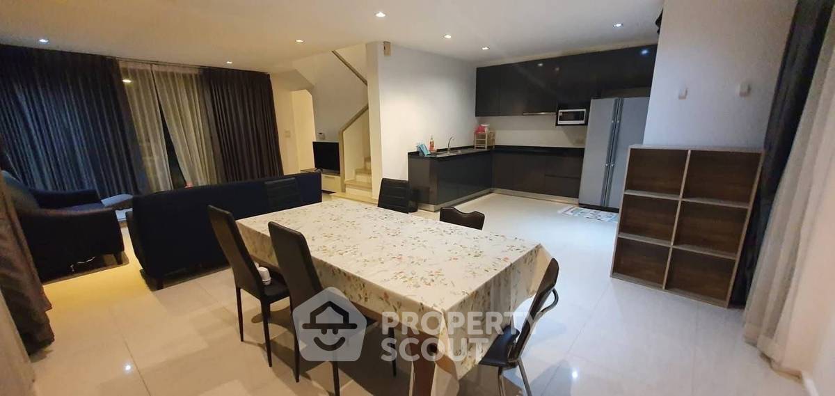 รูป บ้าน 4-ห้องนอน ที่ เอคิว อาร์เบอร์ สวนหลวง ร.9-พัฒนาการ ใน ดอกไม้ (ID 2185234) - รูปที่ 12/42