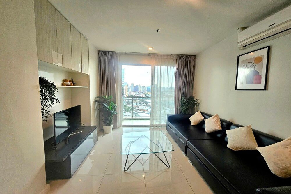 picture 🔥 For Rent !!🔥 Code C20250800063....The Bloom Sukhumvit 71, 3 bedroom, 2 bathroom, high floor 17++, Closed kitchen, furnished, ready to move in 📣📣 - 3/12