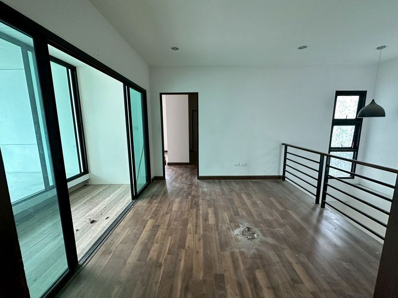 รูป บ้านเดี่ยวมือสอง ใกล้ห้างเจปาร์ค หมู่บ้านเดอะคอมพลีท ศรีราชา ชลบุรี  - รูปที่ 20/20