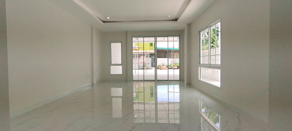 รูป บ้านหลังริม  ถนนเมน  จอดรถสบาย  รีโนเวทใหม่  หมู่บ้านบัวทอง 2 ทาวน์เฮ้าส์ 3 ห้องนอน   MRT สถานีคลองบางไผ่ อยู่หน้าหมู่บ้าน  ใกล้เซนทรัล เวสเกต - รูปที่ 13/27