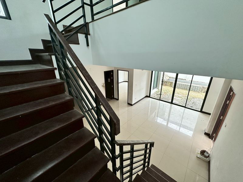 รูป บ้านเดี่ยวมือสอง ใกล้ห้างเจปาร์ค หมู่บ้านเดอะคอมพลีท ศรีราชา ชลบุรี  - รูปที่ 14/20