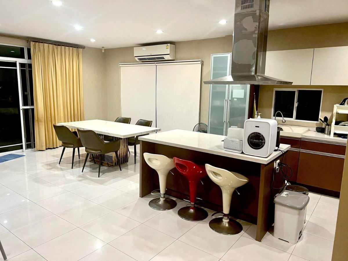 รูป P0216 บ้านเดี่ยว 2 ชั้น โครงการ “นันทวัน ศรีนครินทร์” – พื้นที่ใช้สอย 375 ตร.ม. ฟังก์ชันครบ ติดทางด่วน วงแหวนกาญจนาฯ เหมาะกับครอบครัวใหญ่ - รูปที่ 6/11