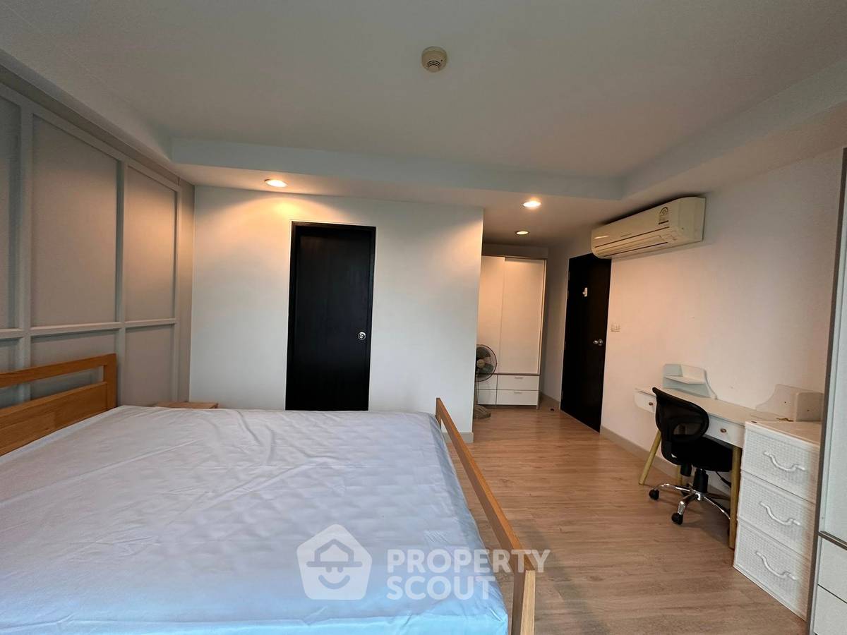 รูป คอนโด 3-ห้องนอน ที่ เดอะ คริส รัชดา 17 ใกล้ MRT สุทธิสาร (ID 2280401) - รูปที่ 5/12
