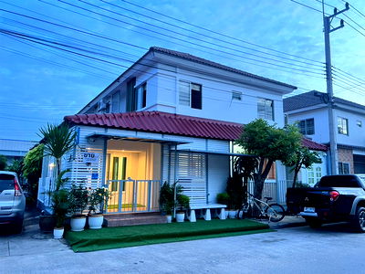 Townhouses for sale : Call : 086-899-5703 townhouse for sale Khlong Nueng, Khlong Luang District, Pathum Thani