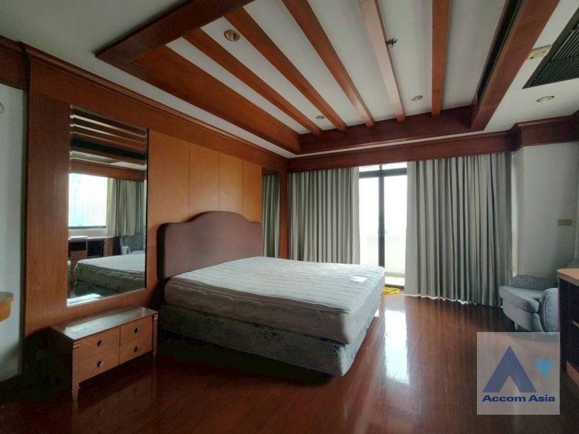 picture 🔼🔽 AccomA 📩 Spacious condo with pool view and natural light (24536) - 11/20