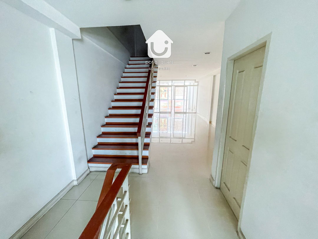 picture 3.5 Storey-Business Home for sale, Trio Romklao  - 19/37
