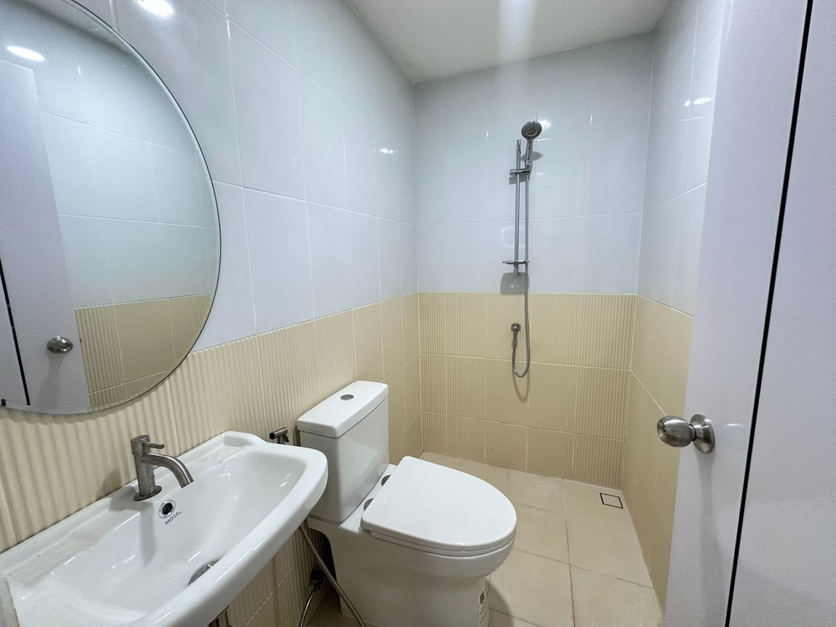 picture 🏰 Townhouse for sale in Wang Thong Wi Village, Phawadi Rangsit 🛠 Renovated the whole house 💸 Price 2.09 Free transfer ✈ Near Don Mueang Airport, - 13/14