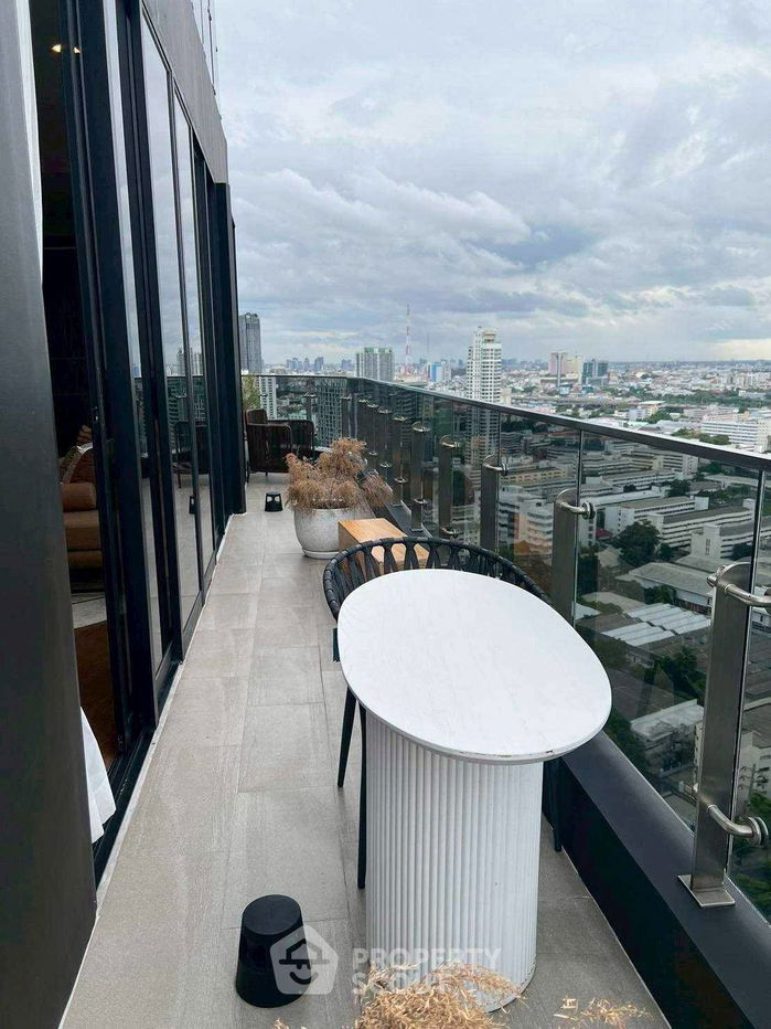 picture 2-BR Condo at Ideo Q Victory near BTS Victory Monument (ID 2280569) - 15/15