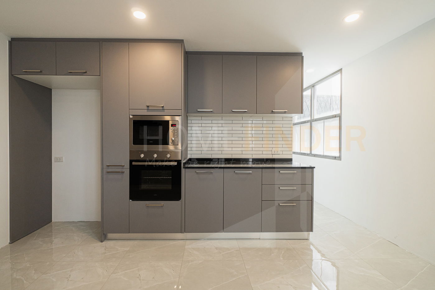 รูป Oriental Towers 4 bedrooms, for rent - รูปที่ 8/12