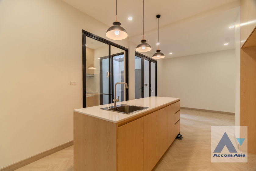 picture 🔼🔽 AccomA 📩 Pet friendly 3 BR House in  Lumphini (AA41427) - 10/20