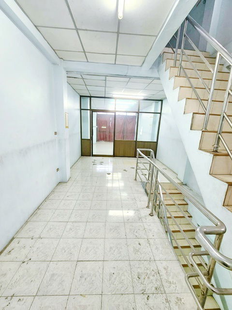 picture space for elevator installation MRT SamYot MRT Wat Mangkon 610 m. Samphanthawong, Song Wat, 7-storey - 4/8