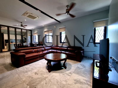 Houses for sale MRT Sutthisan : 🏡 Luxury detached home in the heart of Suthisan-Ratchada. Spacious and fully functional.
