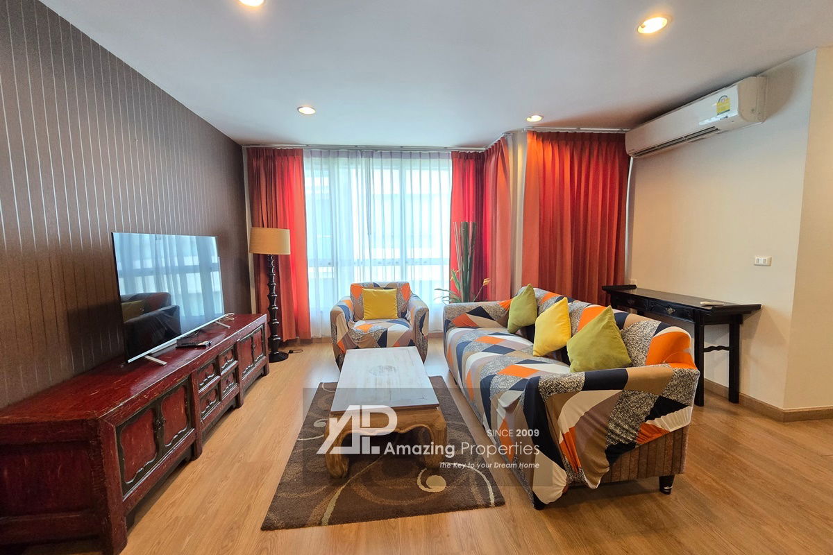 picture Good Deal! 2 bedroom condo near BTS Ekkamai - 1/12