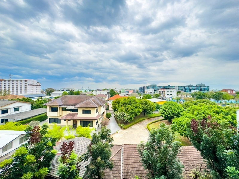 picture Sale – I-Zen Condominium, Lat Phrao 71 (Nak Niwat Rd., Soi Nak Niwat 45) - 9/15