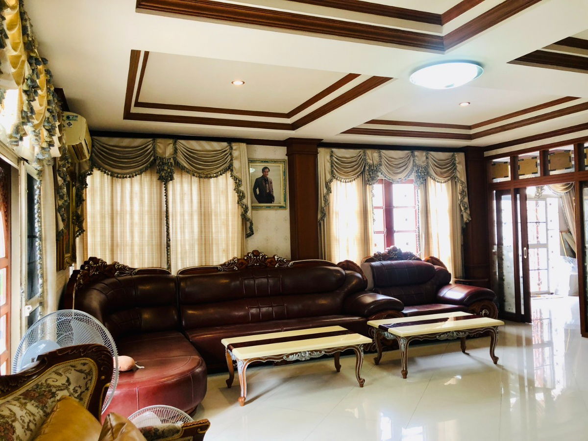 picture Good price, great value, corner house, view opposite the public park, near Future Park Rangsit. - 22/23