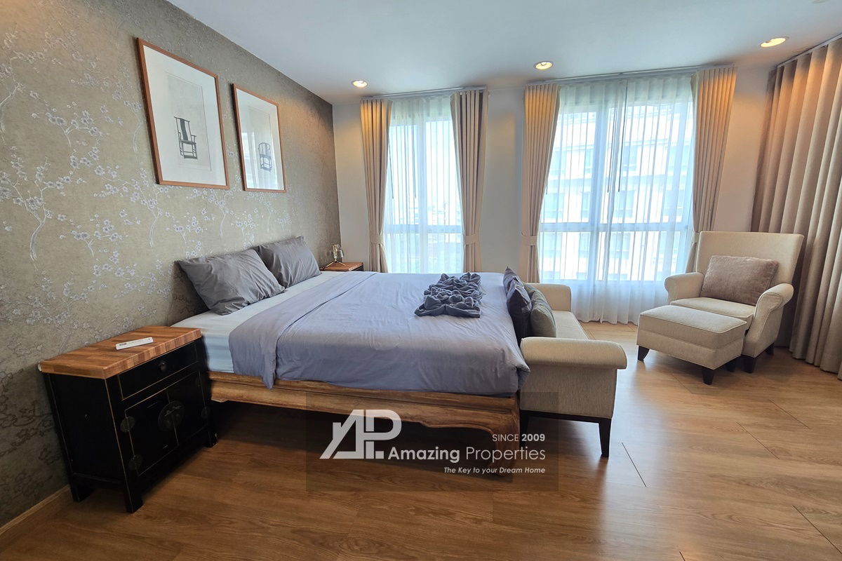 picture Good Deal! 2 bedroom condo near BTS Ekkamai - 7/12