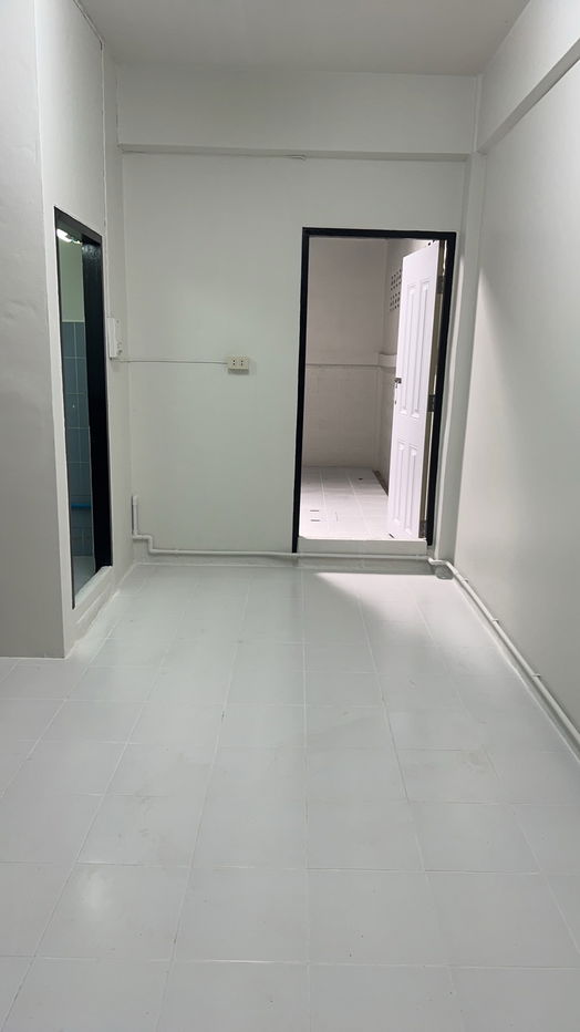 รูป ทาวน์เฮ้าส์2ห้องน้ำ 1 ที่จอดรถ ปรับปรุงใหม่พร้อมอยู่ ตรงข้าม รพ ชะอำ - รูปที่ 3/6
