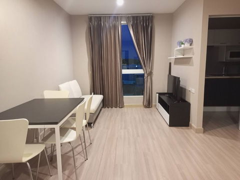 2Bedrooms condo for rent : One plus Nineteen condo near central Tel. 082-3899314 (Boo)