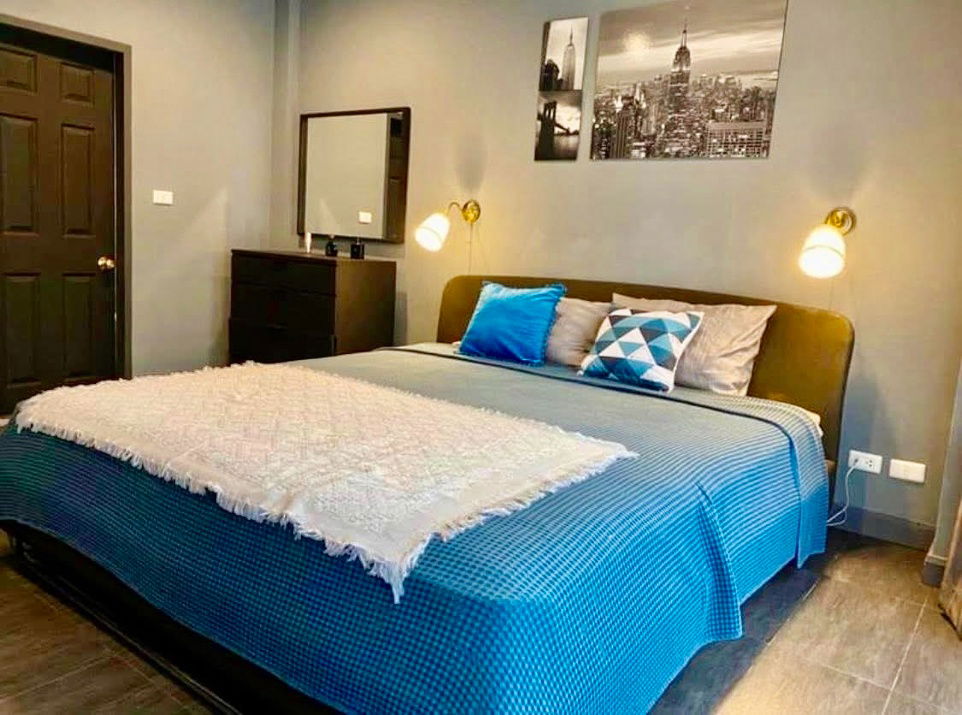 picture code : B220 Baan Klang Muang The Paris Krungthep Kreetha - 6/12