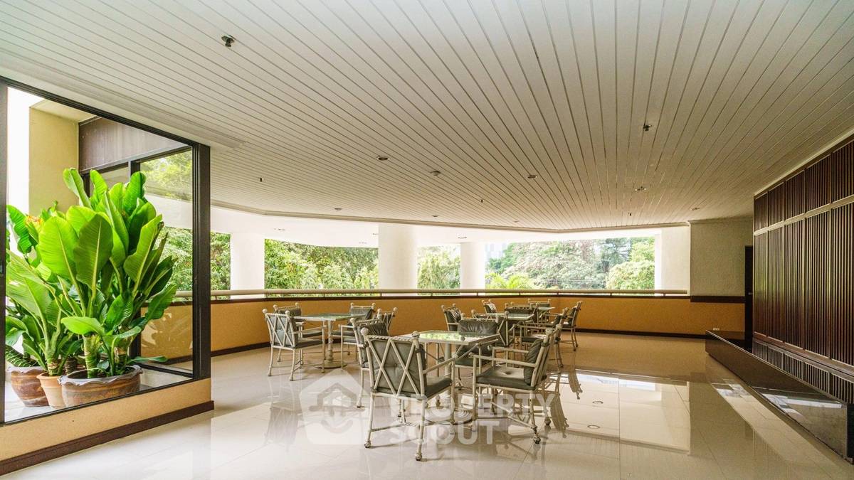 picture 2-BR Condo at Baan Suanpetch Condominium near BTS Phrom Phong (ID 2281583) - 7/11