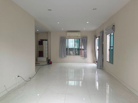 Spacious 3-bedroom detached house for sale in The Plant Estique, near Lotus Pattanakarn
