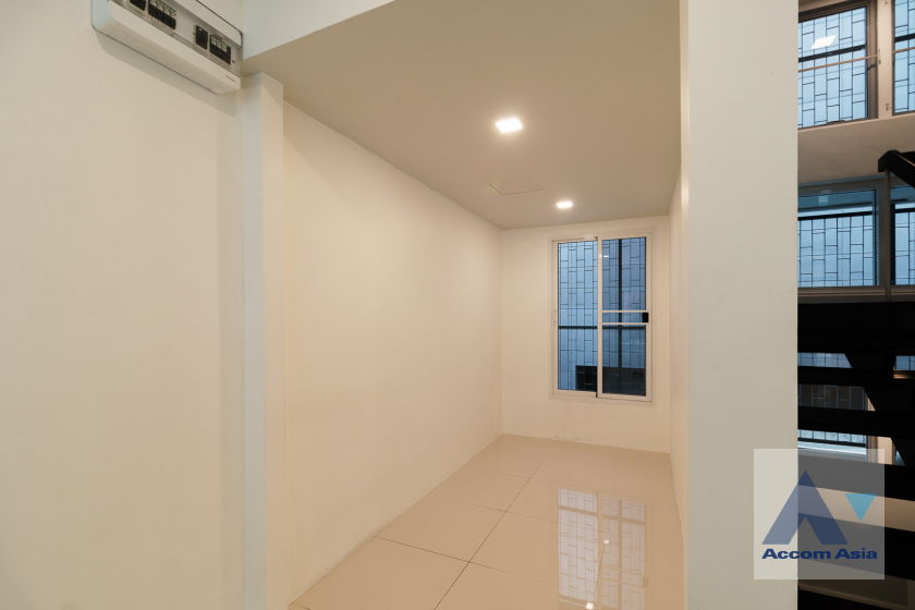 picture 🔼🔽 AccomA 📩 Modern 3.5-Storey Home with Indoor Rooftop – Perfect for Living or Home Office - Near BTS (1715007) - 15/20