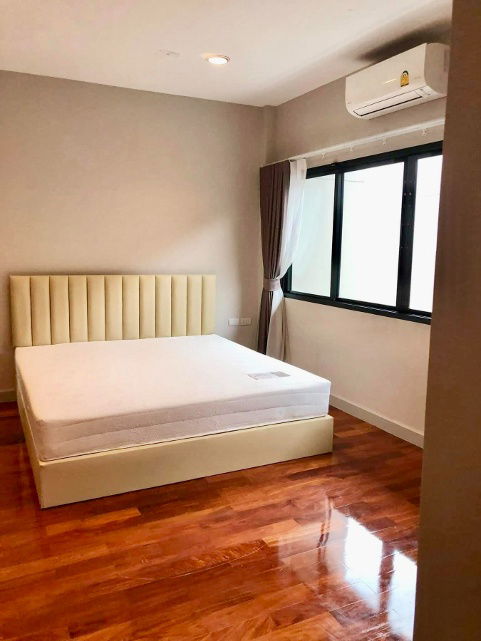 picture code : B219 Grand Bangkok Boulevard Sathorn - 4/11