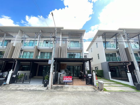 Townhouse, 3 floors - 3 bathrooms and 3 bedrooms, 170 square meters