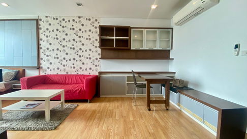 Le Luk condo for rent  16,500 a month studio 38sqm fully furnished condo close to BTS Phrakhanong