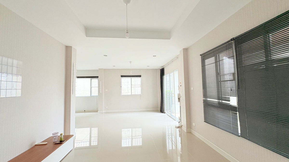 picture 🏡 Corner Single House – Ready Move In ✨Area: 62 sq.wah (≈ 248 m²) 	•	Usable area: 172 sq.m.	4 Bed | 3 Bath, Soi Ram Inthra 65, near Thanommitr Market - 6/15