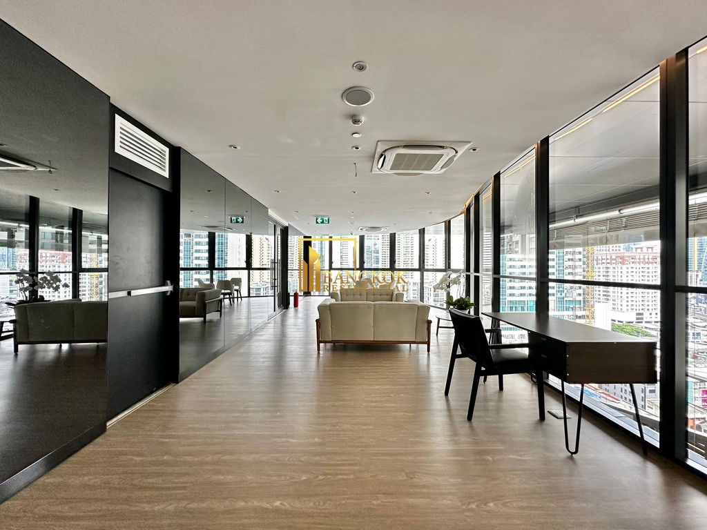 รูป Stunning 4 Bedroom Serviced Apartment in Asoke Area - BR30189SA - รูปที่ 21/27