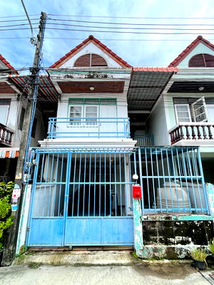 Townhouses for sale Chonburi : 2-Storey Townhome for Sale – Prime Location in the Heart of Chonburi, Close to Schools, Hospitals, and Shopping Malls.