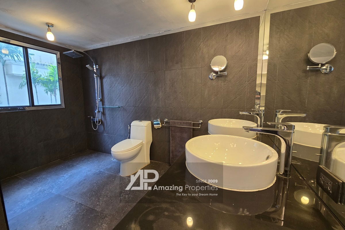 picture 4 bedroom in Sathorn for sale at Bargain price - 13/16