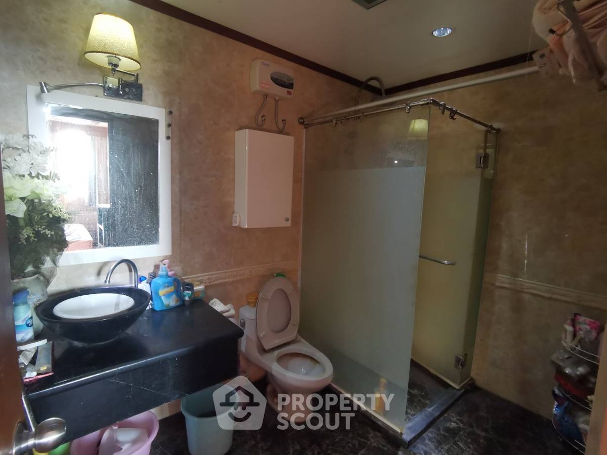 picture 4-BR Condo at Monterey Place Sukhumvit 16 near MRT Queen Sirikit National Convention Centre (ID 512619) - 14/14
