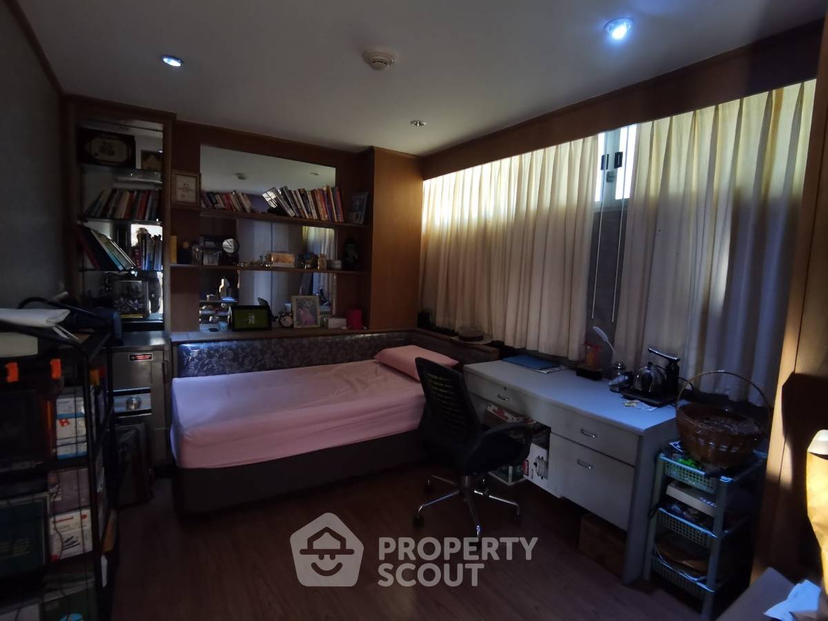 picture 4-BR Condo at Monterey Place Sukhumvit 16 near MRT Queen Sirikit National Convention Centre (ID 512619) - 10/14