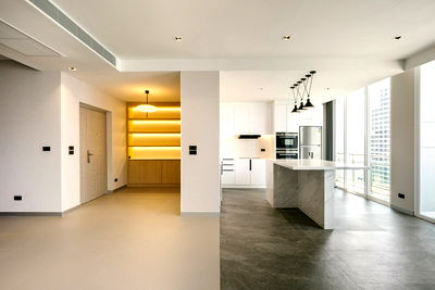 ขายคอนโด : Modern 3-Bedroom Duplex Penthouse for Sale in Nana