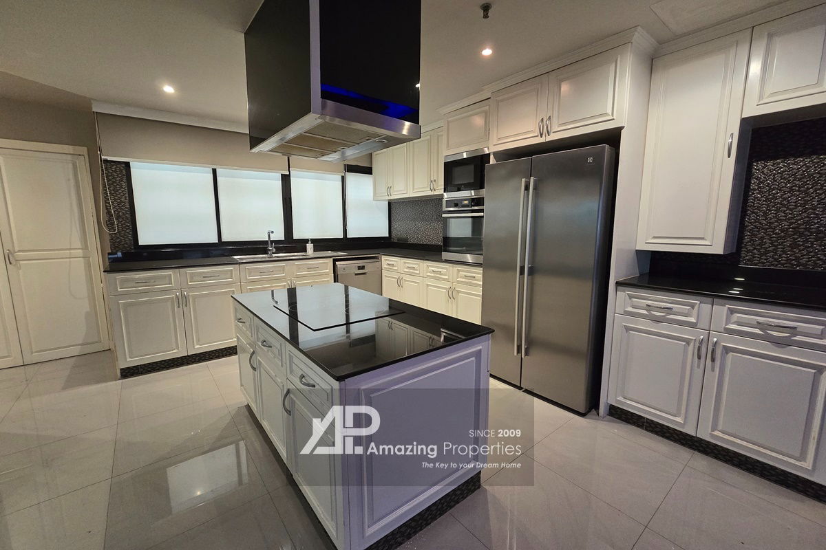 picture 4 bedroom in Sathorn for sale at Bargain price - 2/16