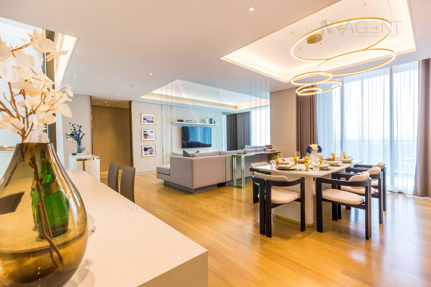 picture For rent condo BAAN SINDHORN Building 1, Floor 7,2 bed room, Room size 161 sqm - 6/8