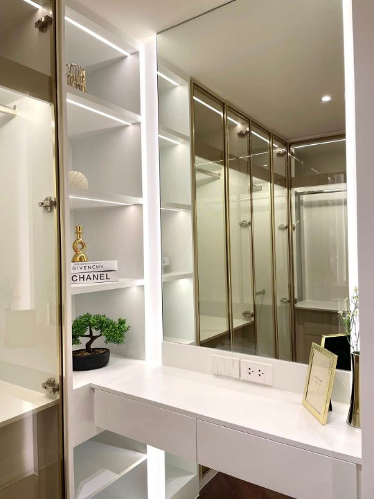 รูป ขายคอนโดศรีธนา 2 ชั้น 4 ห้อง 2 ห้องนอน ขนาดกว้างขวาง บนถนนห้วยแก้ว นิมมานเหมินทร์ ตกแต่งบิ้วอินเฟอร์นิเจอร์และเครื่องใช้ไฟฟ้าครบ- SW002887 - รูปที่ 16/32