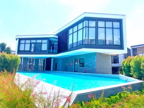 Pleno Sukhumvit-Bangna MRT Sri Bearing. 4.4 km. Luxury 2-story townhome for rent premium quality 20