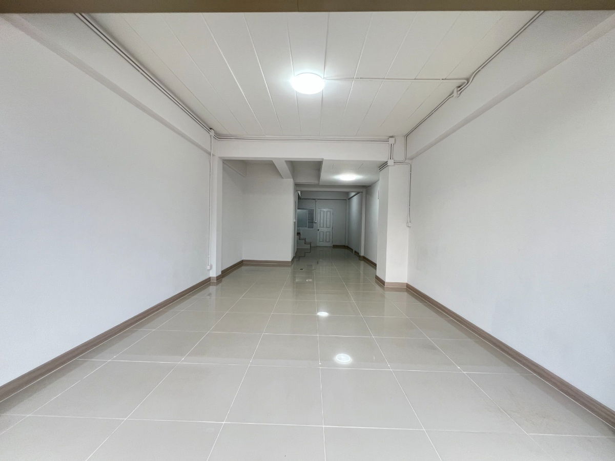 รูป โฮมออฟฟิศ 3 ชั้น（ 3 ห้องนอน 4 ห้องน้ำ ） ตรงข้าม โฮมโปรสันทราย (Homepro สันทราย)  - รูปที่ 7/15