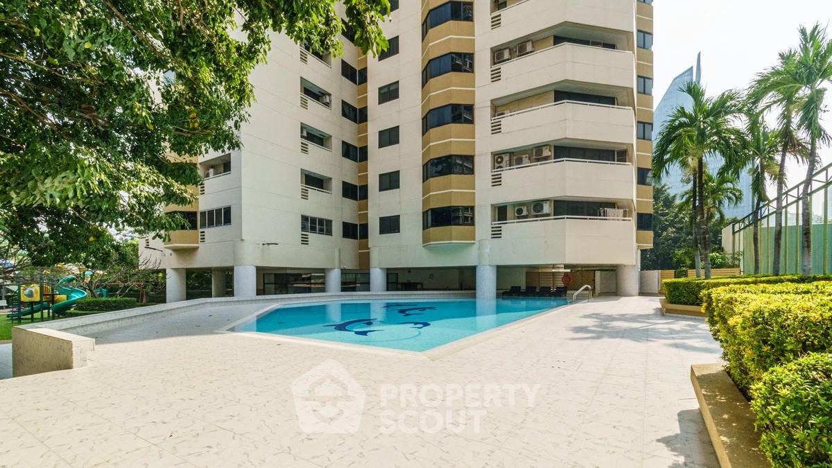 picture 2-BR Condo at Baan Suanpetch Condominium near BTS Phrom Phong (ID 2281583) - 9/11