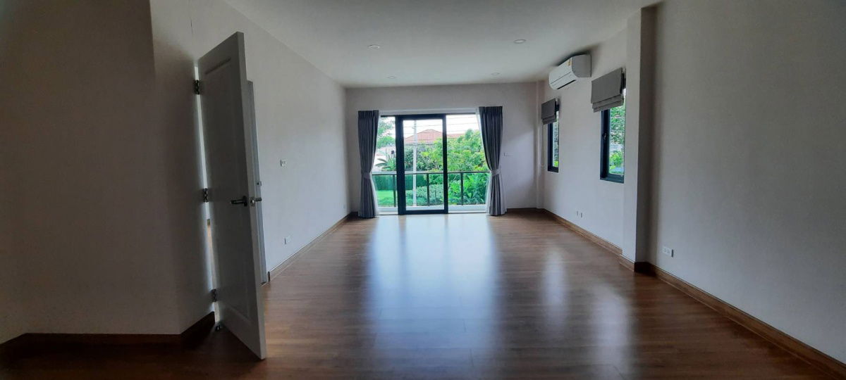 รูป ให้เช่าบ้านเดี่ยว หมู่บ้าน CENTRO Vibhavadi   | 70,000 บ./ด. | ที่ดินขนาด 63 ตรว.  4 ห้องนอน  6ห้องน้ำ 1ห้องครัว 2ห้องโถง  |ที่จอดรถในร่ม 3 คัน - รูปที่ 15/24