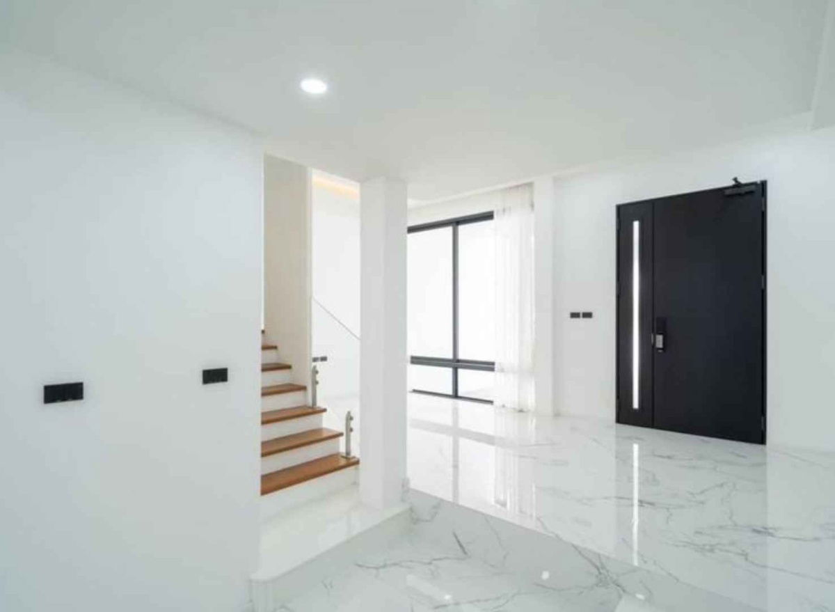 รูป ขาย Townhome 3 ชั้น 25 ตรว ซอยสุขุมวิท 15 ทำเลดี เพียง 1 นาทีถึง #โรงเรียนนานาชาติNIST และ 5 นาที ถึง BTS อโศก  - รูปที่ 14/18