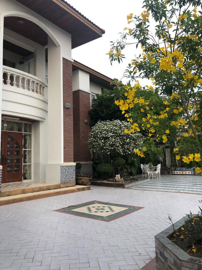 picture Good price, great value, corner house, view opposite the public park, near Future Park Rangsit. - 2/23