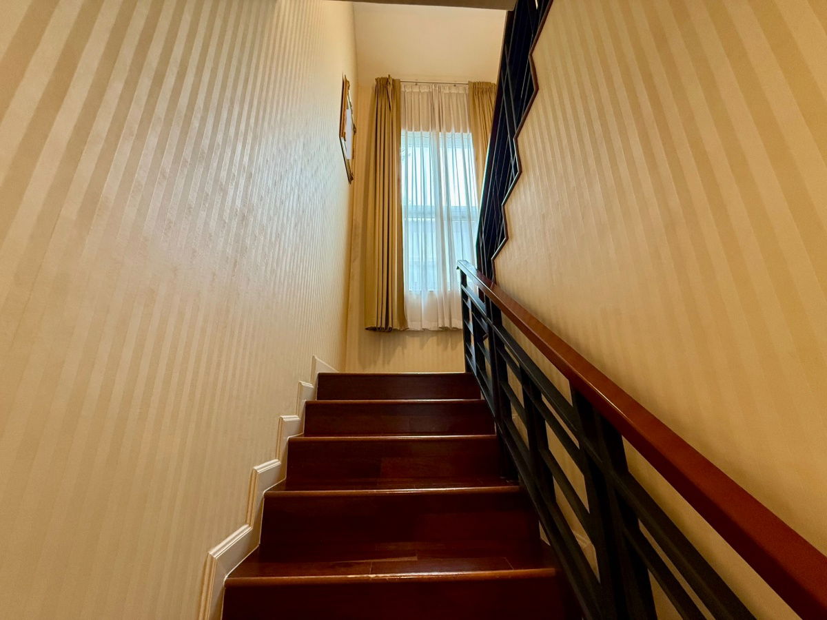picture Luxury Detached House for Sale – Villa Nakarin (Onnut–Wongwaen) Fully furnished with built-in furniture, move-in ready! - 10/44