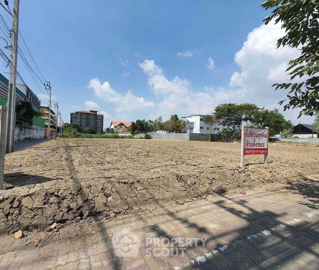 picture 2,800 m² Land for Rent close to Lasalle (ID 2281879) - 1/11