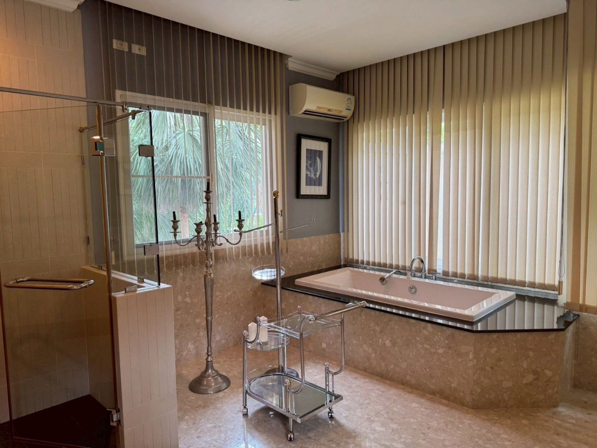 picture Luxury mansion for sale: Pruksa Phirom Regent Ratchapruek-Rattanathibet (98) | 5 bedrooms with private pool - 8/13